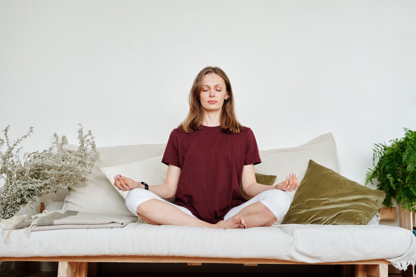 Vrouw die aan yoga doet